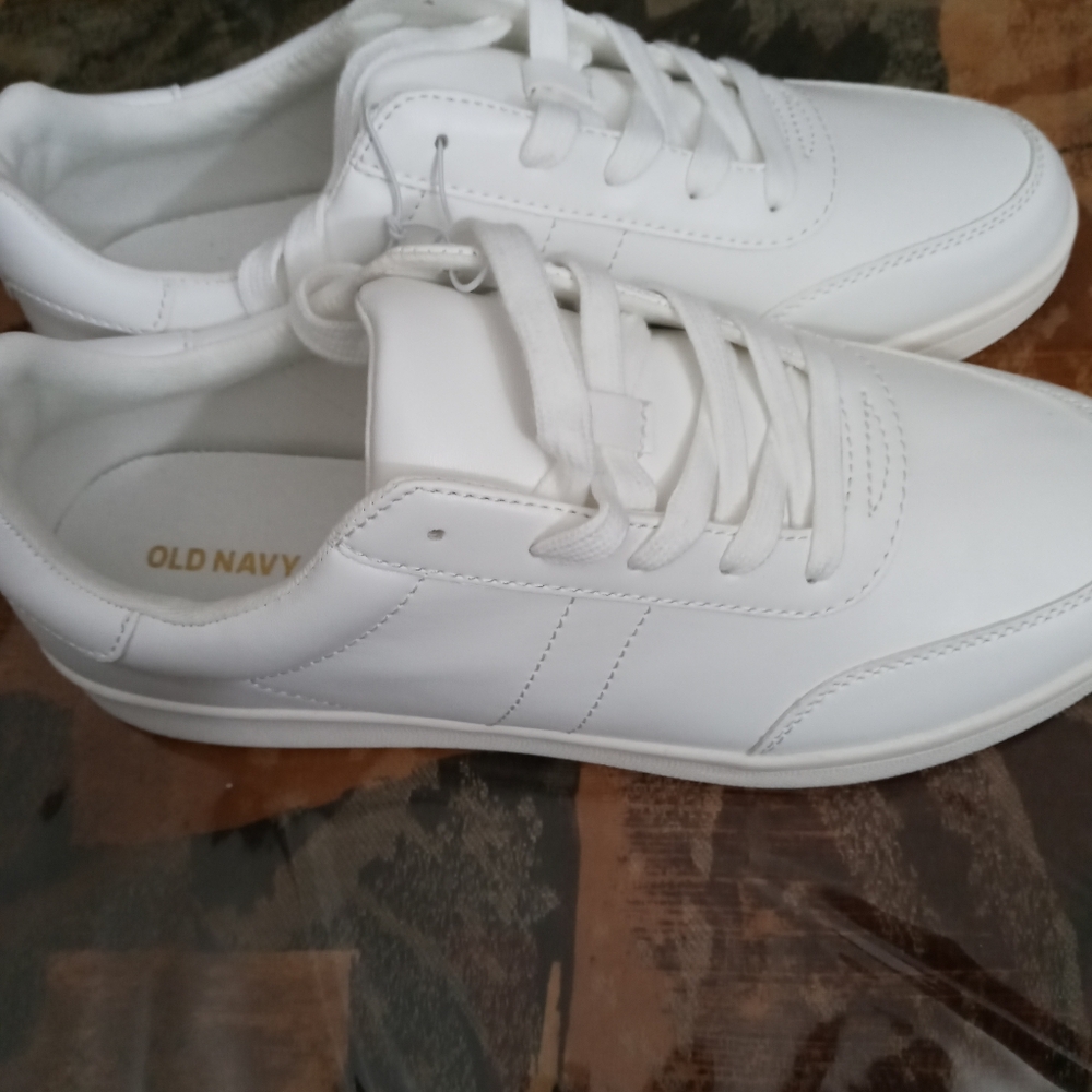 Old Navy  Shoes Size 9 5 Color White